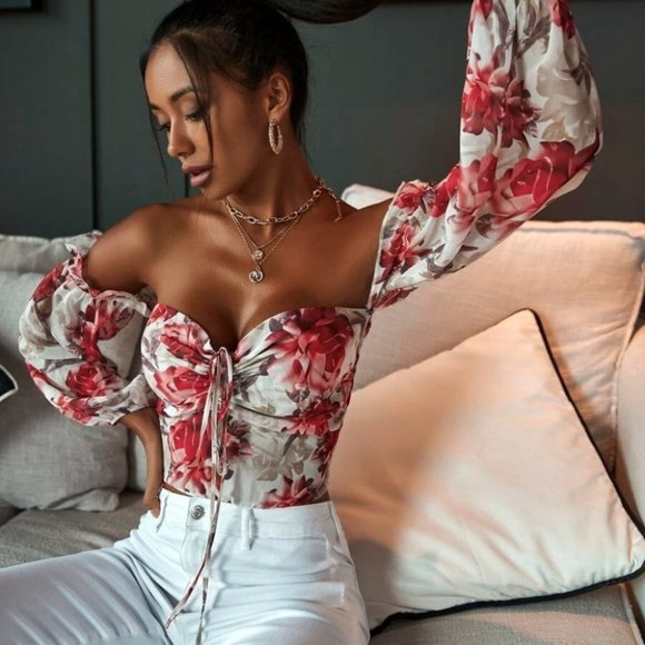 Floral Shirred Off Shoulder Crop Blouse - Picture 3 of 6